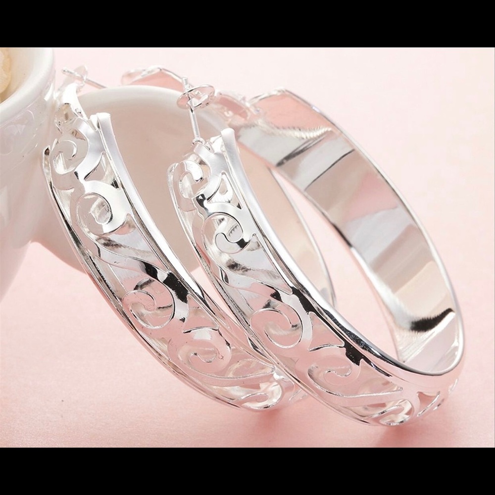 ✨ Silver Dangle Hoops✨ - Picture 3 of 6